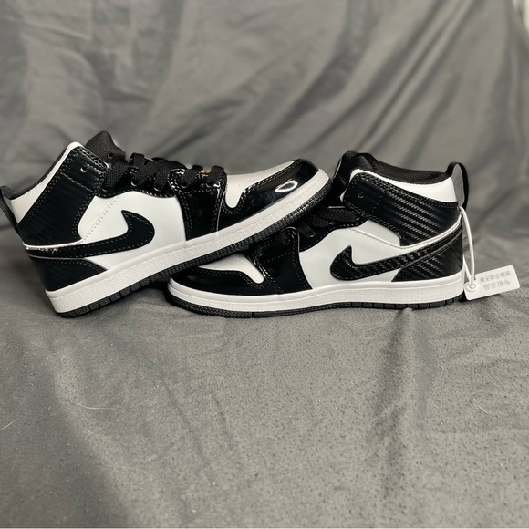 Nike Air Jordan 1 Mid Carbon Fiber High Low size 3Y - Picture 1 of 8